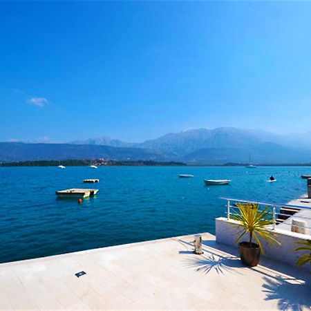 Beachfront Apartments Тиват Екстер'єр фото