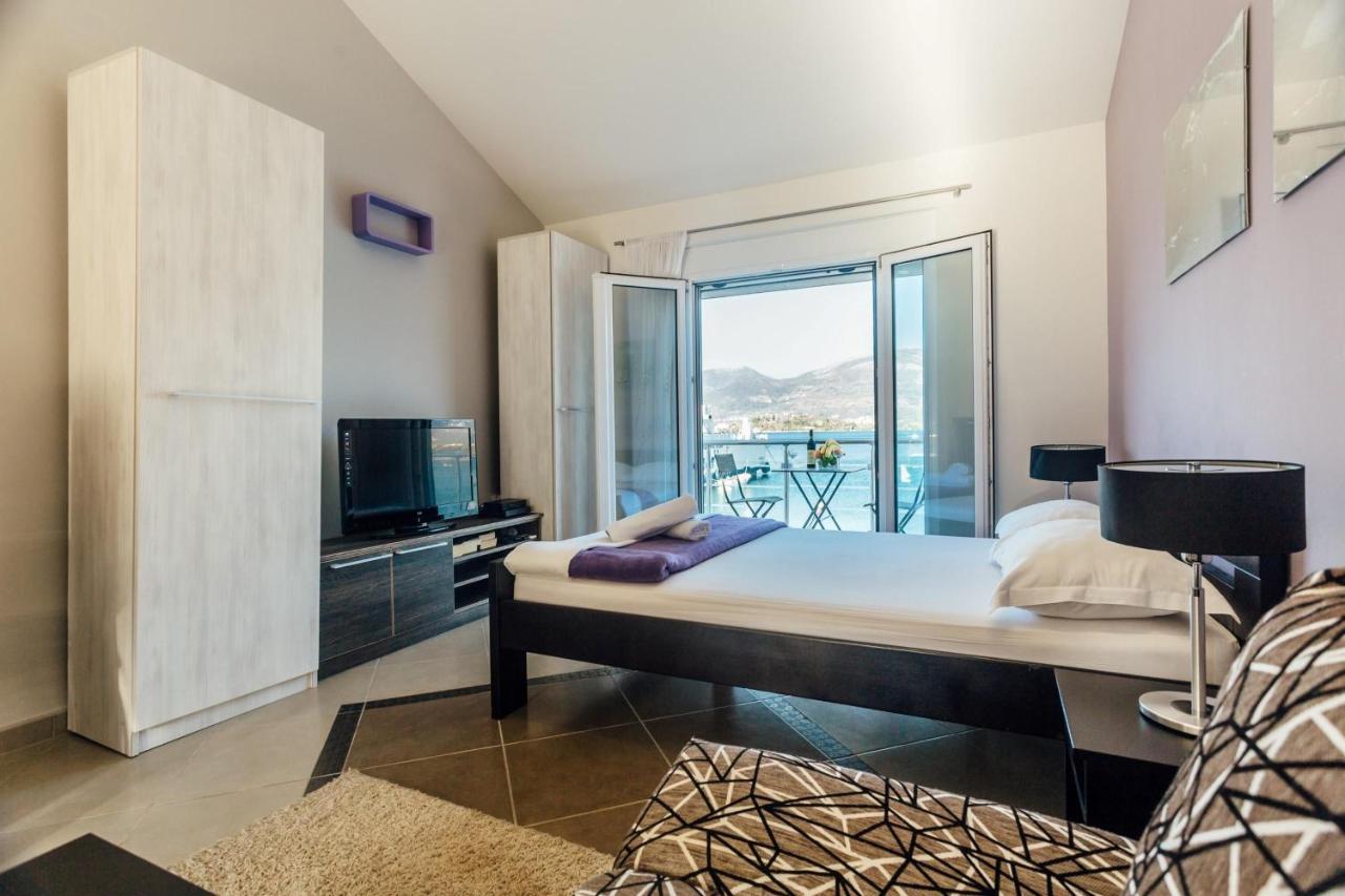 Beachfront Apartments Тиват Екстер'єр фото