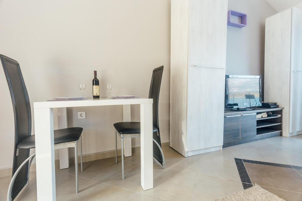 Beachfront Apartments Тиват Екстер'єр фото