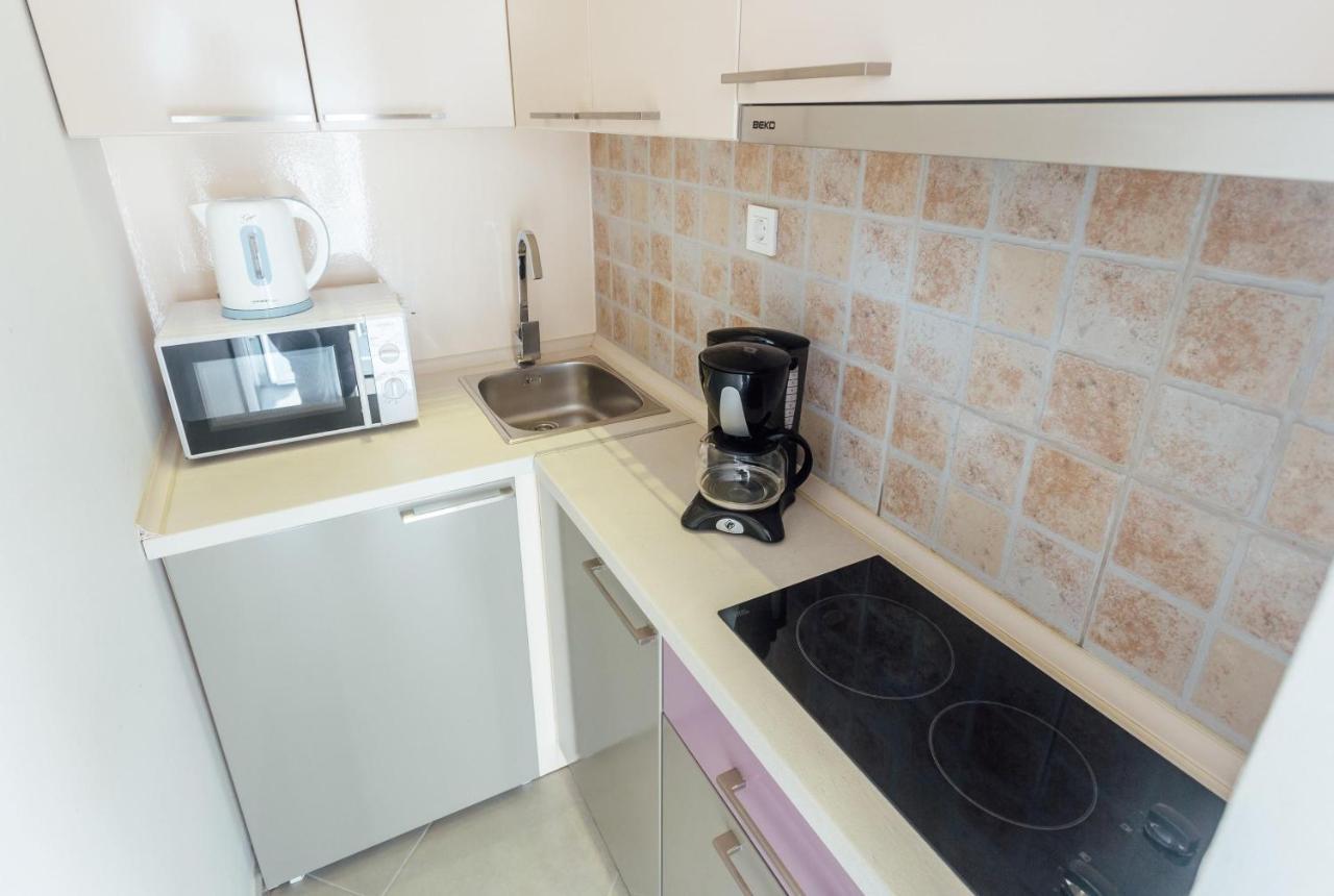 Beachfront Apartments Тиват Екстер'єр фото