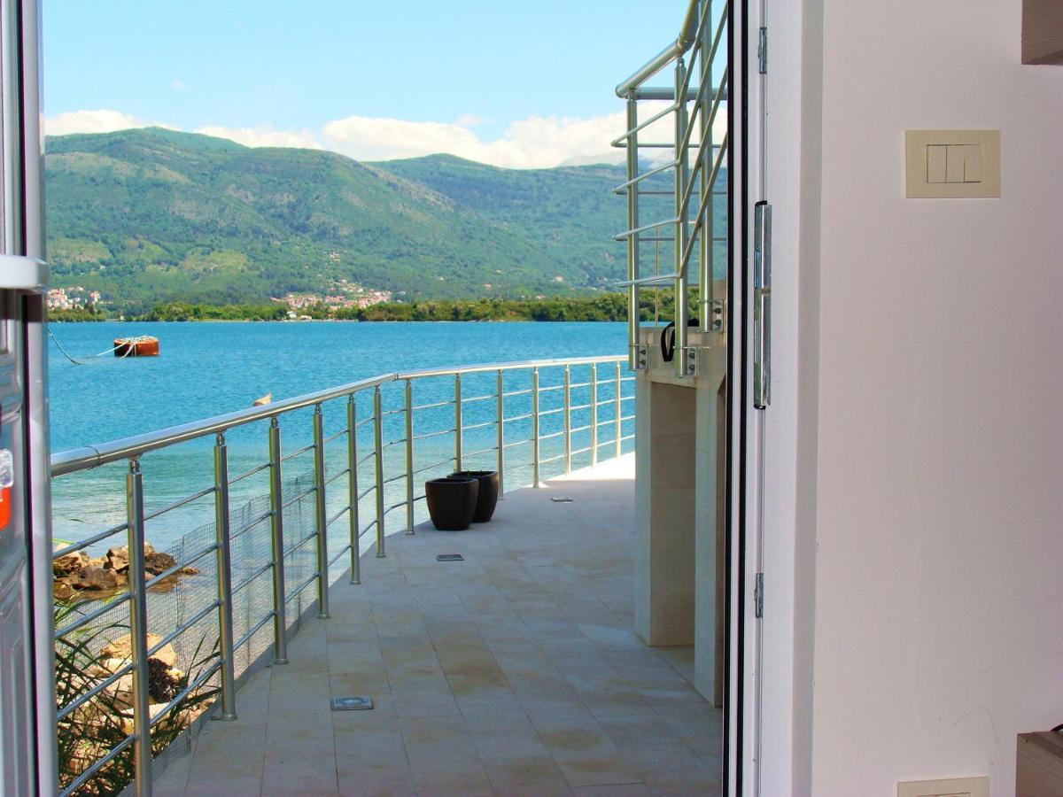 Beachfront Apartments Тиват Екстер'єр фото