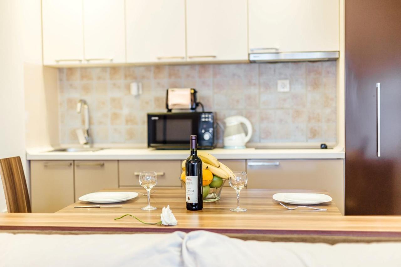 Beachfront Apartments Тиват Екстер'єр фото