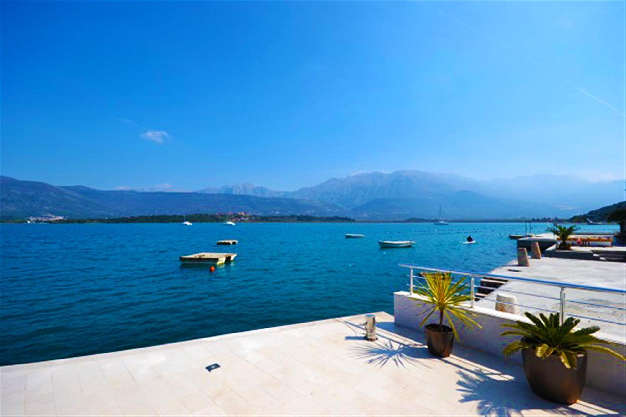 Beachfront Apartments Тиват Екстер'єр фото
