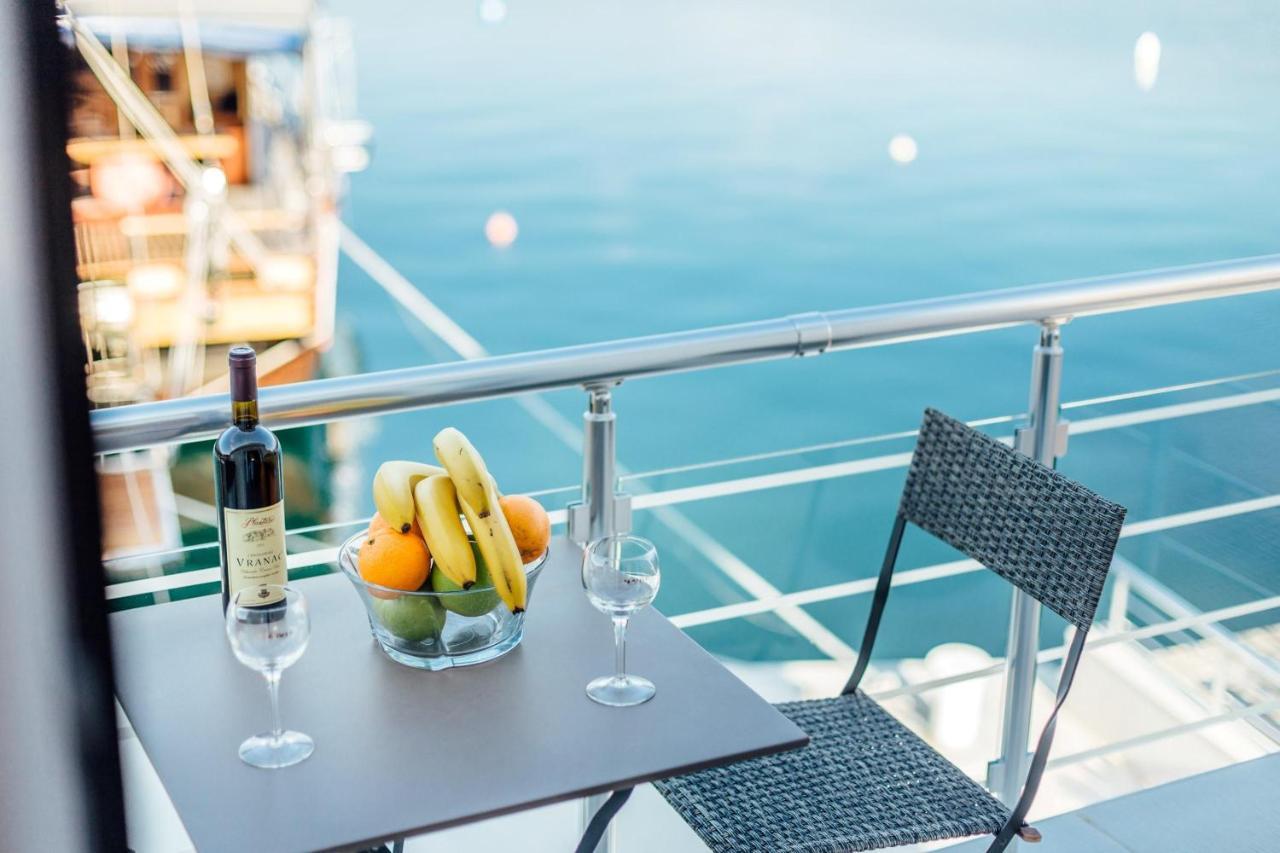 Beachfront Apartments Тиват Екстер'єр фото